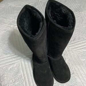 Bearpaw Tall boots